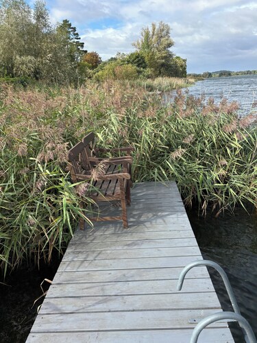The cottage by the lake