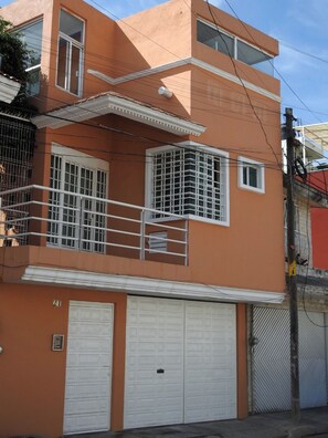 Fachada da propriedade