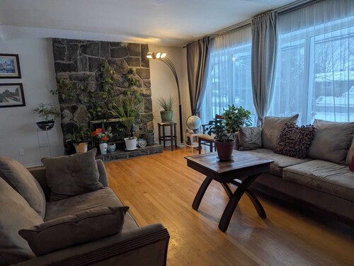 Charming studio in bungalow in green area.