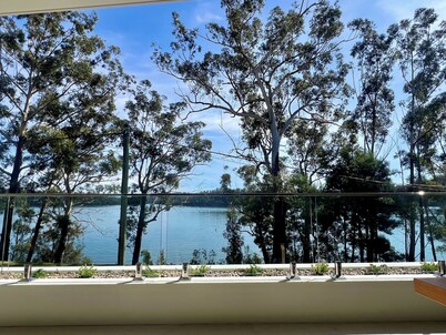 Lakeside House - a peaceful and calm space on the shores of Lake Conjola.