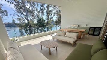 المنطقة المحيطة بالمنشأة