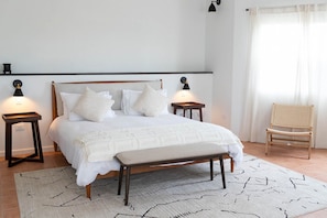 3 chambres, fer et planche à repasser, Wi-Fi, draps fournis