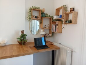 Interior - Sea-view terrace. 2mn from the streetcar, very well equipped, Pets welcome (Nice)