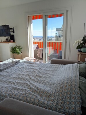 1 bedroom, iron/ironing board, WiFi, bed sheets - Sea-view terrace. 2mn from the streetcar, very well equipped, Pets welcome (Nice)