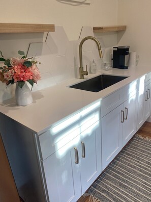 Interior - Modern One bedroom Near Bishops Arts District (Dallas)