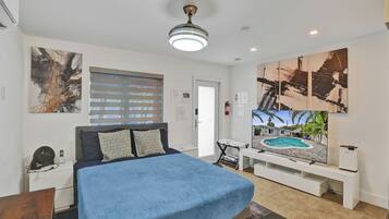 1 bedroom, iron/ironing board, internet, bed sheets