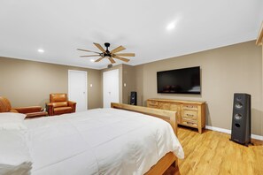 3 slaapkamers, een bureau, een strijkplank/strijkijzer, gratis wifi
