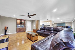 Interior - Peaceful and Relaxing Golf Course Villa @ Highland Park (Mission)
