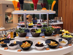 Daily buffet breakfast for a fee