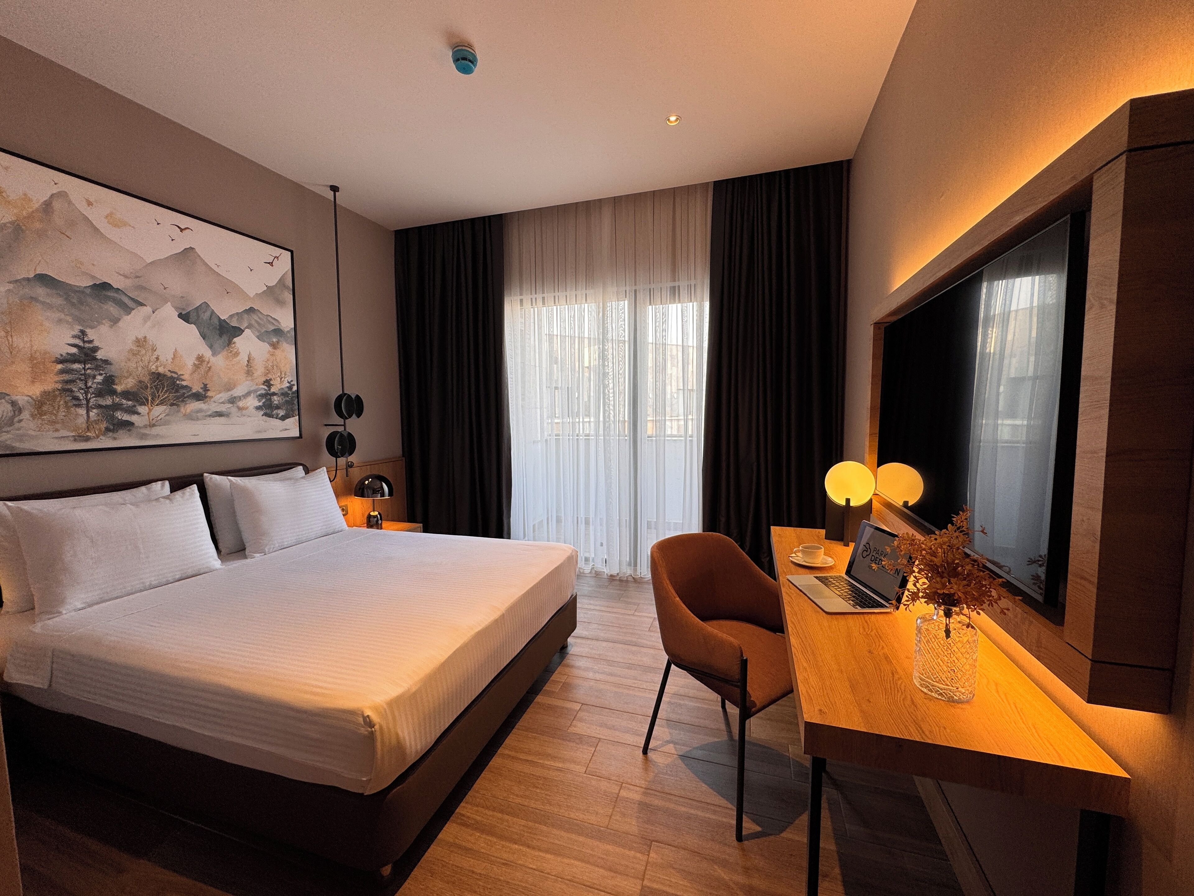 Minibar, wifi gratis y ropa de cama 