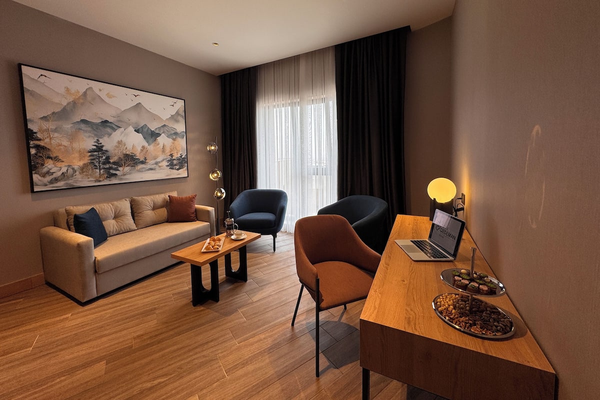 Family Suite | Minibar, soundproofing, WiFi (free), bed sheets