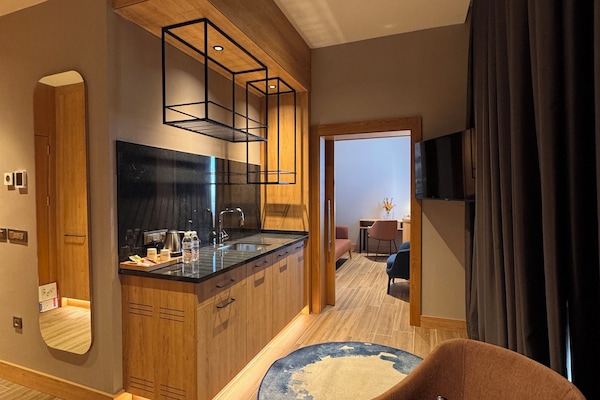 Deluxe Loft, 1 Queen Bed with Sofa bed, Balcony | Minibar, free WiFi, bed sheets