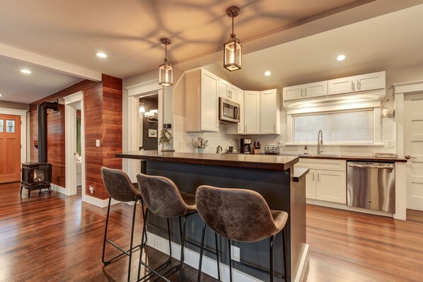 Microwave, oven, stovetop, dishwasher