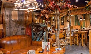 Outdoor dining - Apartment in Val Thorens With Pool & Spa (Les Belleville)