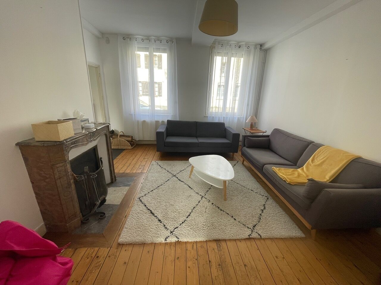 Télévision, cheminée