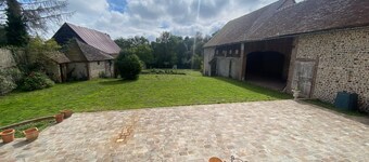 Large Perche house with enclosed garden - 15 p