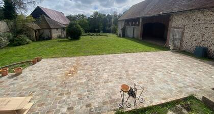 Large Perche house with enclosed garden - 15 p