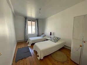 7 bedrooms, desk, free WiFi, bed sheets