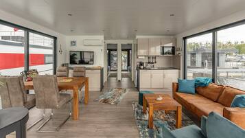 Mobile Home | Living room