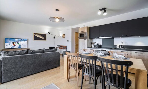 Interior - Apartment in the Nantailly District (Hauteluce)