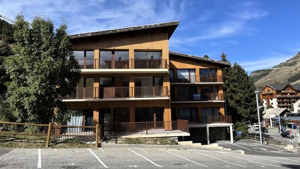 Exterior - Apartment in Secluded Area by Ski Slopes (Les Deux Alpes)