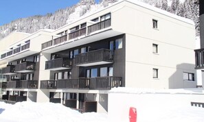 Exterior - Comfortable Apartment Resort Center Balcony (Araches-la-Frasse)