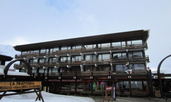 Exterior - Apartment in Croisette With Ski-in Access (Les Belleville)