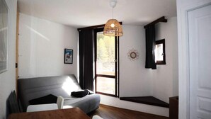Unclassified image, 3 of 3, button - Studio Equipped for 4 People (Les Orres)