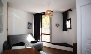 Living area - Studio Equipped for 4 People (Les Orres)
