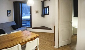 Interior - Studio Equipped for 4 People (Les Orres)