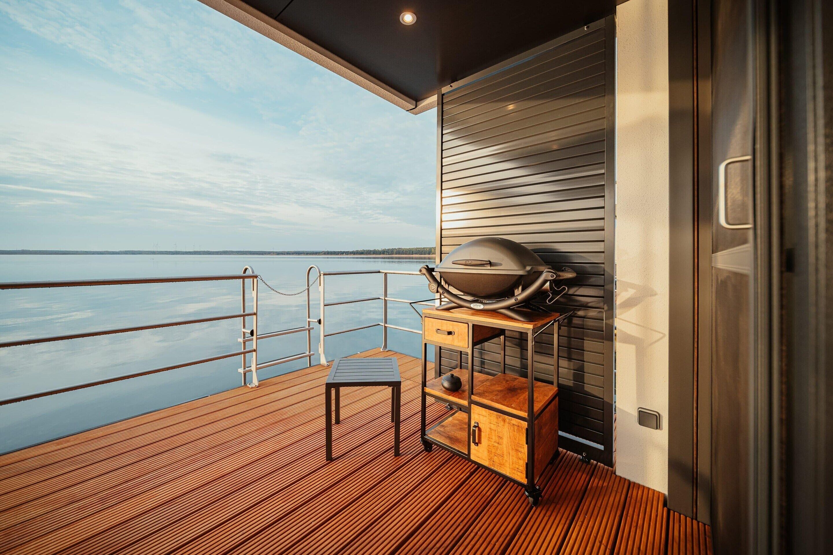 Mobile Home | Balcony