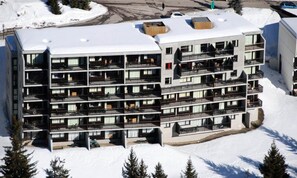 Exterior - Spacious Apartment Resort Center Balcony Covered Parking (Araches-la-Frasse)