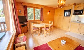 Interior - Apartments for 4 People (Les Allues)