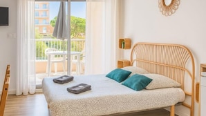 Room - Studio for 2 People (Hyères)