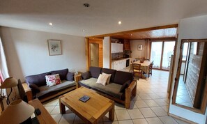 Living area - 3-room Cabin Apartment for 6 People, Facing Northeast (Valloire)