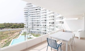 Outdoor dining - Apartment in Canet Near Mediterranean Beach (Canet de Berenguer)