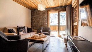 Living area - Marmotte 4 - New Apartment Opposite the Chairlift (Bonneval-sur-Arc)