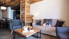 Living area - Marmotte 4 - New Apartment Opposite the Chairlift (Bonneval-sur-Arc)