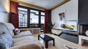Fireplace - 2-room Apartment - Sleeps 4 - 41m2 (Tignes)