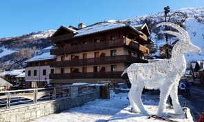Exterior - 4 Rooms + 2 Mezzanines, Sleeps 12, 3-star, East-facing (Valloire)