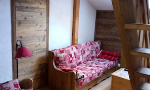 Interior - 4 Rooms + 2 Mezzanines, Sleeps 12, 3-star, East-facing (Valloire)