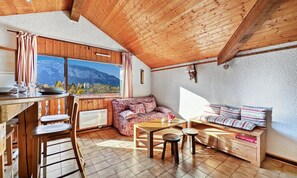 Dining - Apartment in Village With Mountain Views (Araches-la-Frasse)