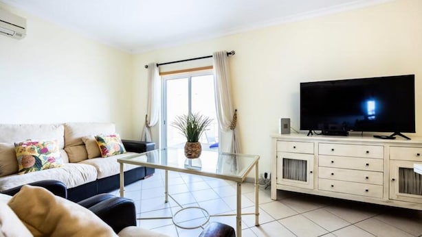 Unclassified image, 1 of 3, button - Apartments for 4 People (Castro Marim)