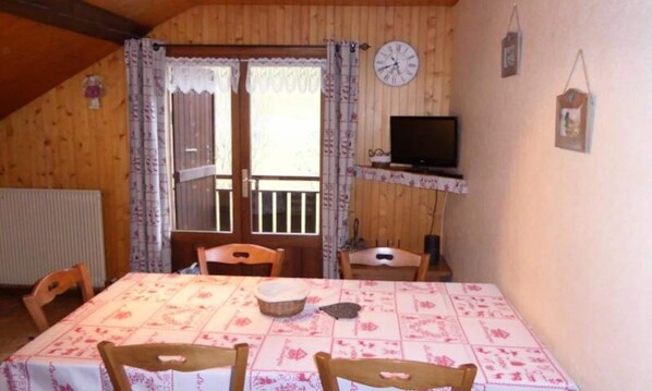 Dining - 2 Rooms for 5 People (Le Grand-Bornand)