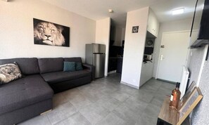 Living area - Apartment in Port Camargue Near Beach (Le Grau-Du-Roi)