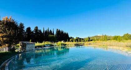 Houses & Villas for 9 People