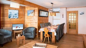 Dining - Apartment in Val Thorens by Ski Slopes (Les Belleville)