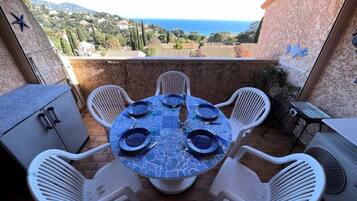 Khu ẩm thực ngoài trời