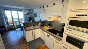 Tủ lạnh, lò vi sóng, lò nướng, máy rửa bát