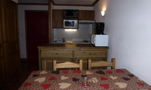Microwave, dishwasher, coffee/tea maker, electric kettle - 2 Rooms for 6 People (Bessans)